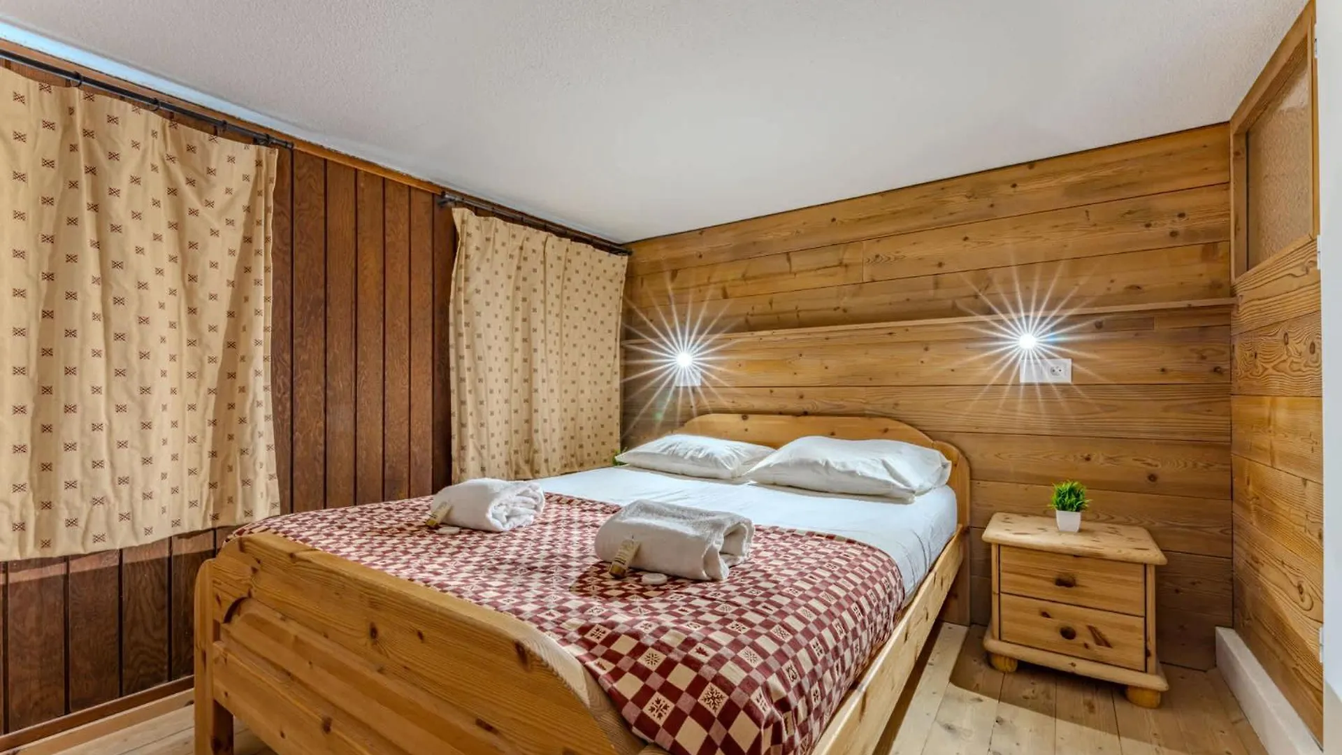 Апартаменты Cozy Ski-In Ski-Out With Balcony View And Parking Валь-Торанс